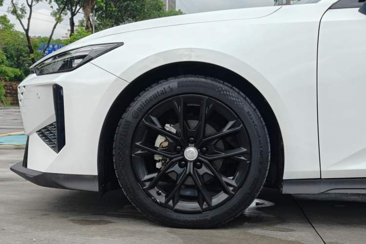 Used CHANGAN UNI-V 2024 1.5T Prestige Edition Exterior 8