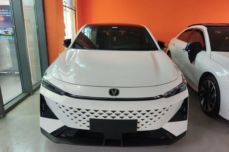 Used CHANGAN UNI-V 2024 1.5T Prestige Edition Front
