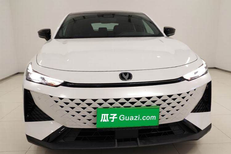 Used CHANGAN UNI-V 2024 1.5T Prestige Edition Front