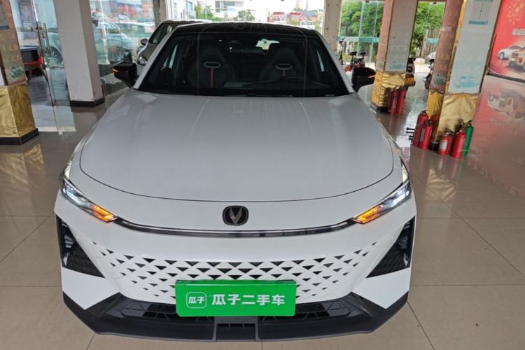 Used CHANGAN UNI-V 2024 1.5T Prestige Edition Front