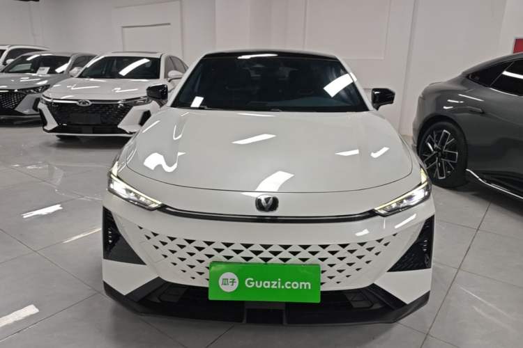 Used CHANGAN UNI-V 2024 1.5T Prestige Edition Front