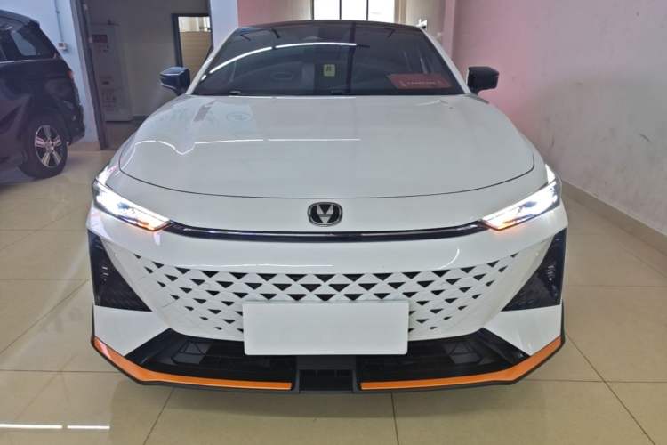 Used CHANGAN UNI-V 2024 1.5T Prestige Sport Edition Front