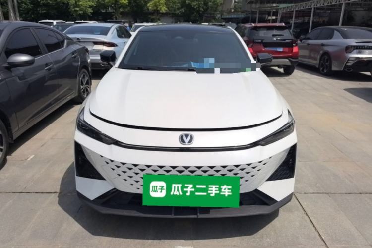 Used CHANGAN UNI-V 2024 1.5T Prestige Edition Front