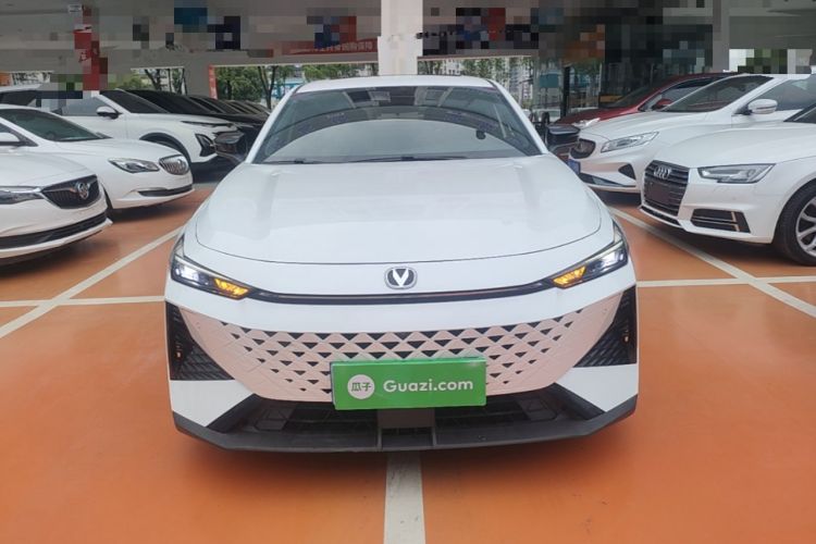 Used CHANGAN UNI-V 2024 1.5T Luxury Edition Front
