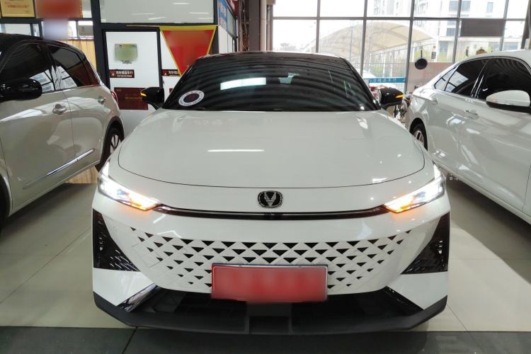 Used CHANGAN UNI-V 2024 1.5T Prestige Edition Front