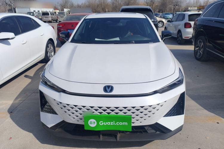 Used CHANGAN UNI-V 2024 1.5T Luxury Edition Front