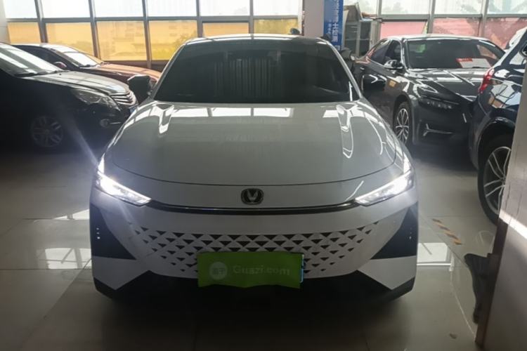 Used CHANGAN UNI-V 2024 1.5T Prestige Edition Front