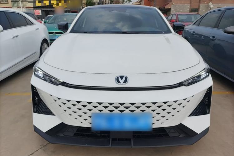 Used CHANGAN UNI-V 2024 1.5T Prestige Edition Front