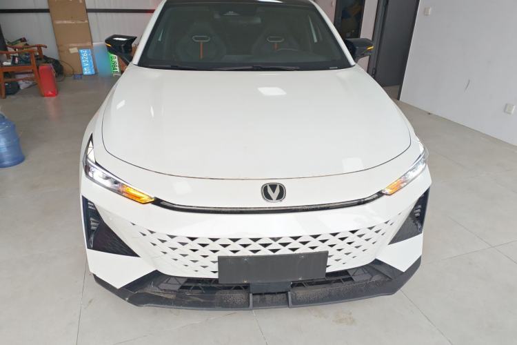 Used CHANGAN UNI-V 2024 1.5T Prestige Edition Front