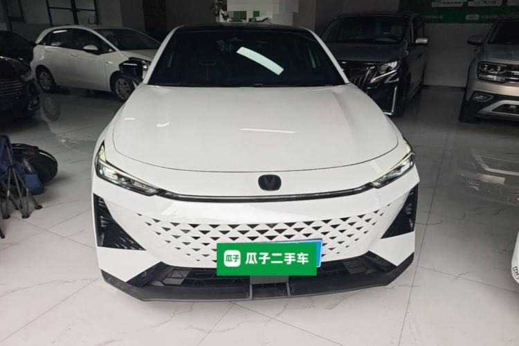 Used CHANGAN UNI-V 2024 1.5T Prestige Edition Front