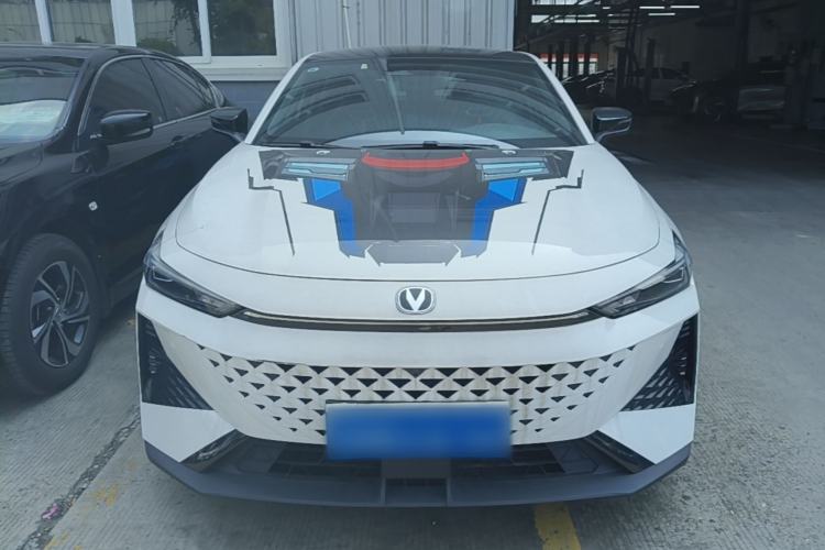 Used CHANGAN UNI-V 2024 1.5T Prestige Edition Front