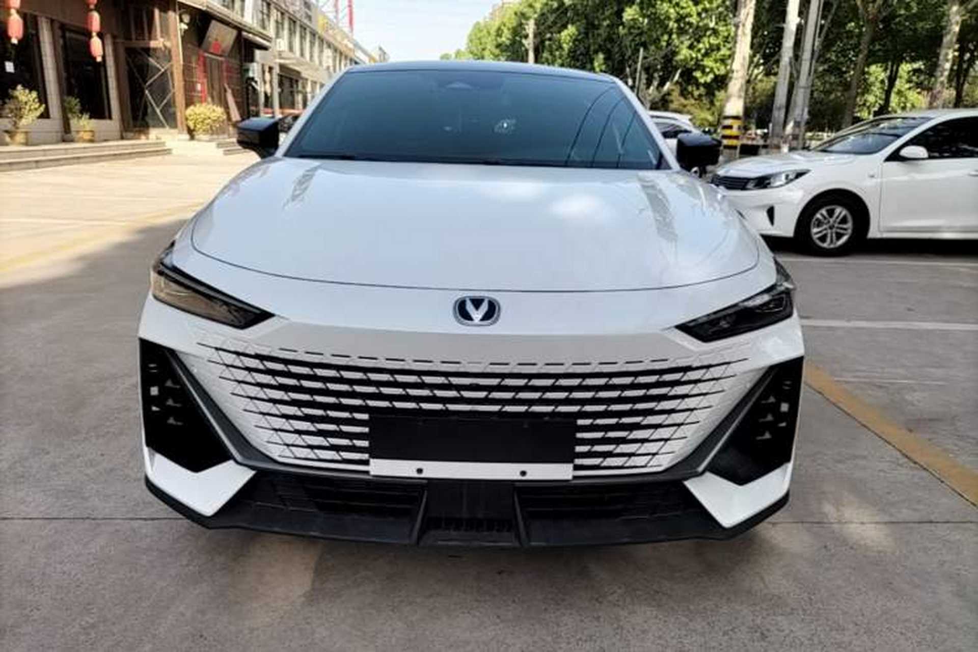 Used CHANGAN UNI-V 2024 1.5T High-Energy Version Front