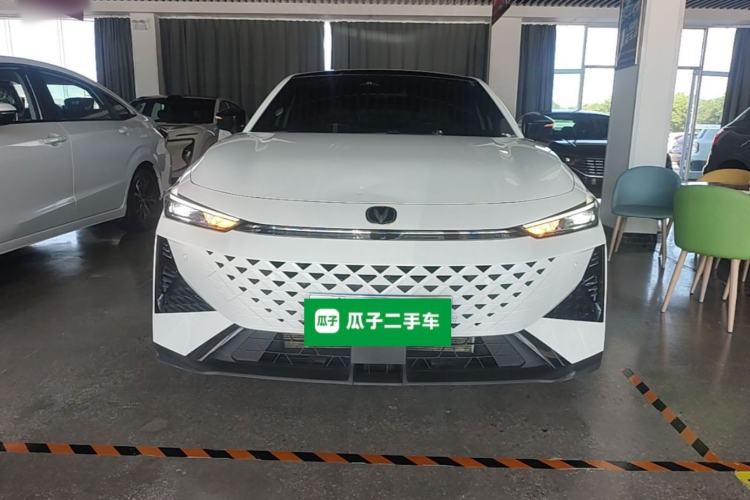 Used CHANGAN UNI-V 2024 1.5T Prestige Edition Front