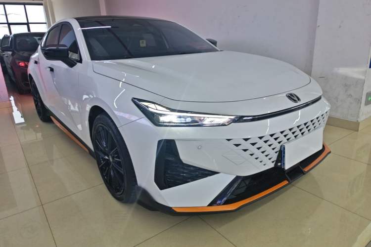 Used CHANGAN UNI-V 2024 1.5T Prestige Sport Edition Front Right 45 Deg