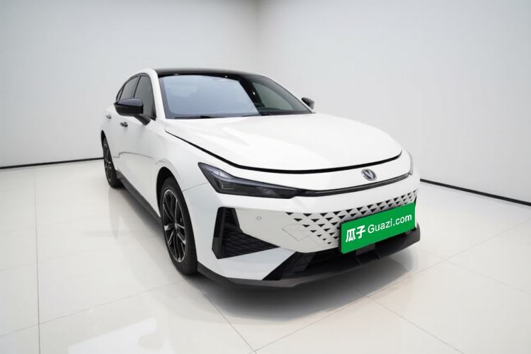 Used CHANGAN UNI-V 2024 1.5T Prestige Edition Front Right 45 Deg