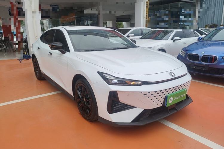Used CHANGAN UNI-V 2024 1.5T Luxury Edition Front Right 45 Deg