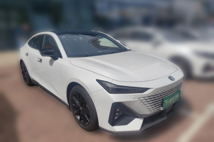 Used CHANGAN UNI-V 2024 1.5T High-Energy Version Front Right 45 Deg