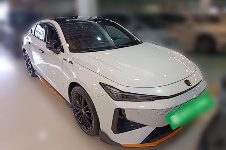 Used CHANGAN UNI-V 2024 1.5T Prestige Sport Edition Front Right 45 Deg