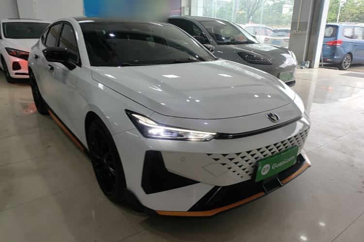 Used CHANGAN UNI-V 2024 1.5T Prestige Sport Edition Front Right 45 Deg