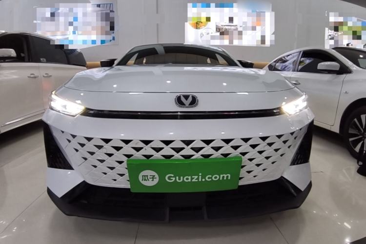 Used CHANGAN UNI-V 2024 1.5T Prestige Edition Front
