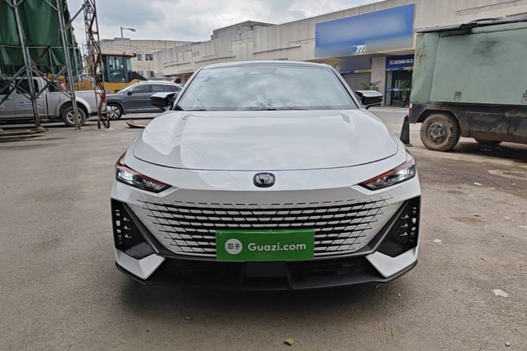 Used CHANGAN UNI-V 2024 1.5T High-Energy Version Front