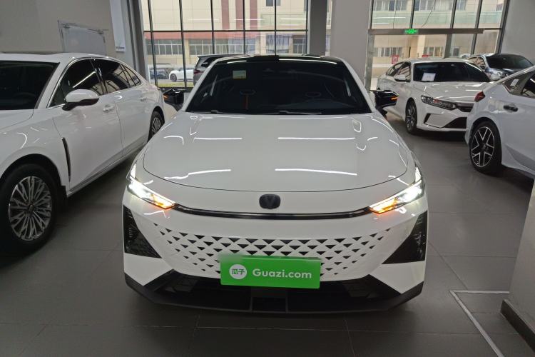 Used CHANGAN UNI-V 2024 1.5T Prestige Edition Front