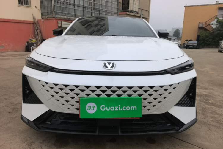 Used CHANGAN UNI-V 2024 1.5T Prestige Sport Edition Front
