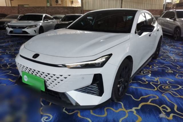 Ojetý CHANGAN UNI-V 2024 1.5T Prestige Edition