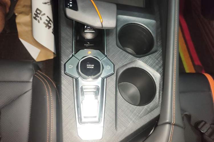 Used CHANGAN UNI-V 2024 1.5T Prestige Edition Gear Lever