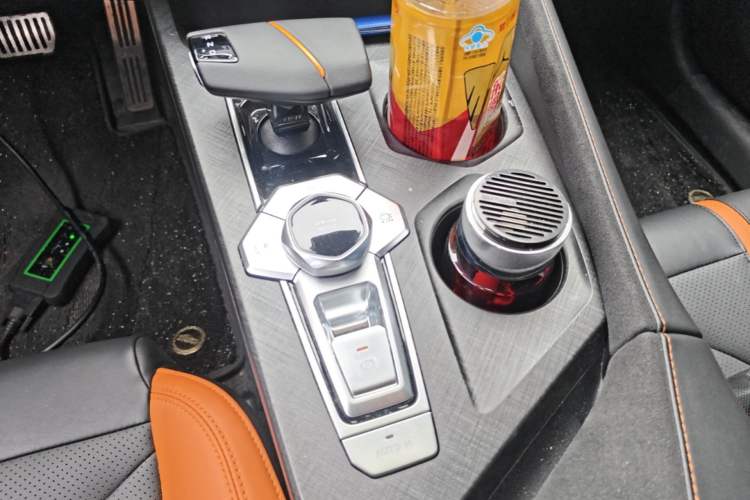 Used CHANGAN UNI-V 2024 1.5T Prestige Sport Edition Gear Lever