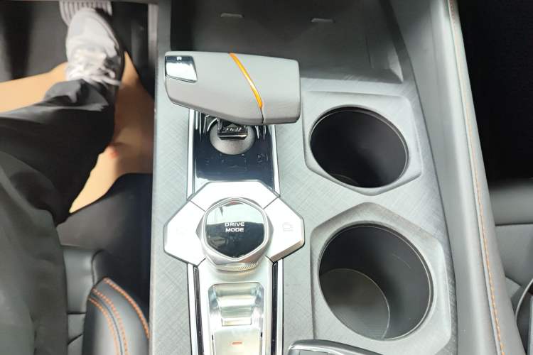 Used CHANGAN UNI-V 2024 1.5T Prestige Edition Gear Lever