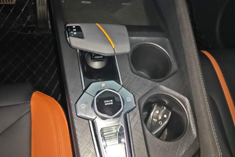 Used CHANGAN UNI-V 2024 1.5T Prestige Sport Edition Gear Lever