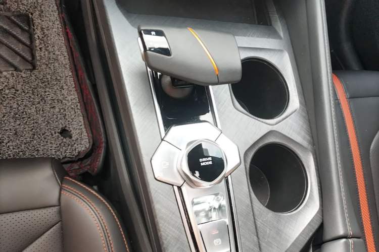 Used CHANGAN UNI-V 2024 1.5T Prestige Edition Gear Lever