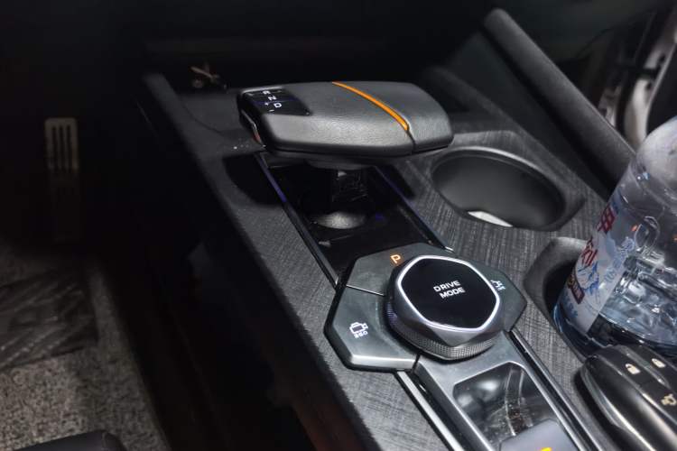 Used CHANGAN UNI-V 2024 1.5T Prestige Sport Edition Gear Lever