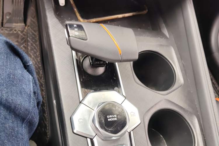 Used CHANGAN UNI-V 2024 1.5T Prestige Edition Gear Lever