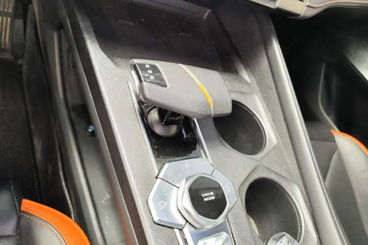 Used CHANGAN UNI-V 2024 1.5T High-Energy Version Gear Lever