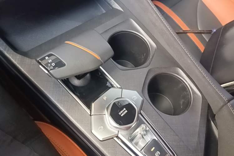 Used CHANGAN UNI-V 2024 1.5T Prestige Sport Edition Gear Lever