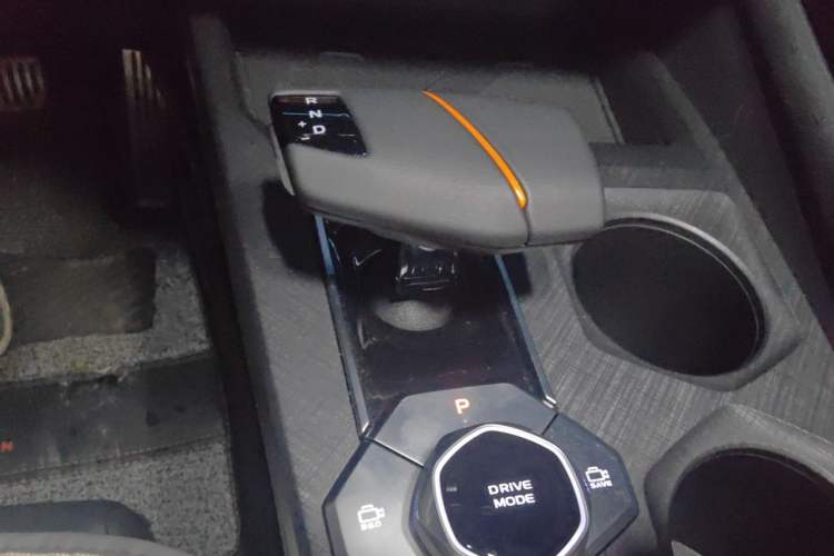 Used CHANGAN UNI-V 2024 1.5T Prestige Sport Edition Gear Lever