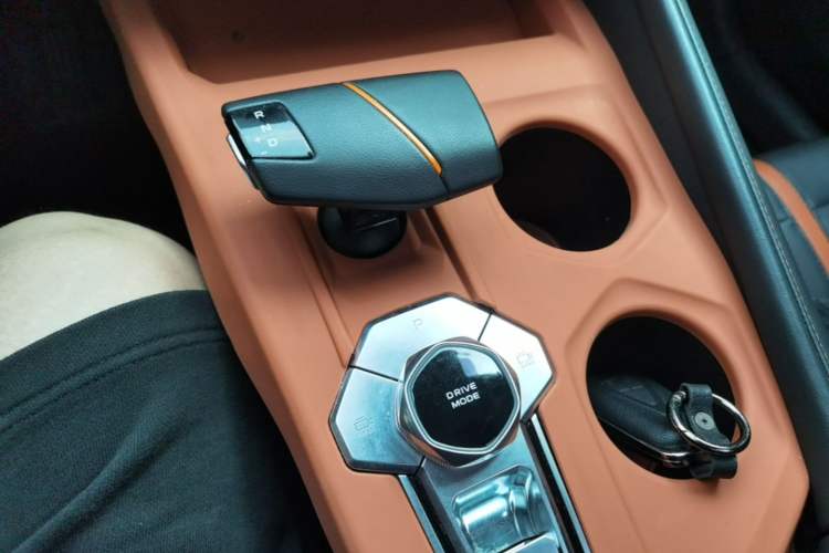 Used CHANGAN UNI-V 2024 1.5T Prestige Edition Gear Lever