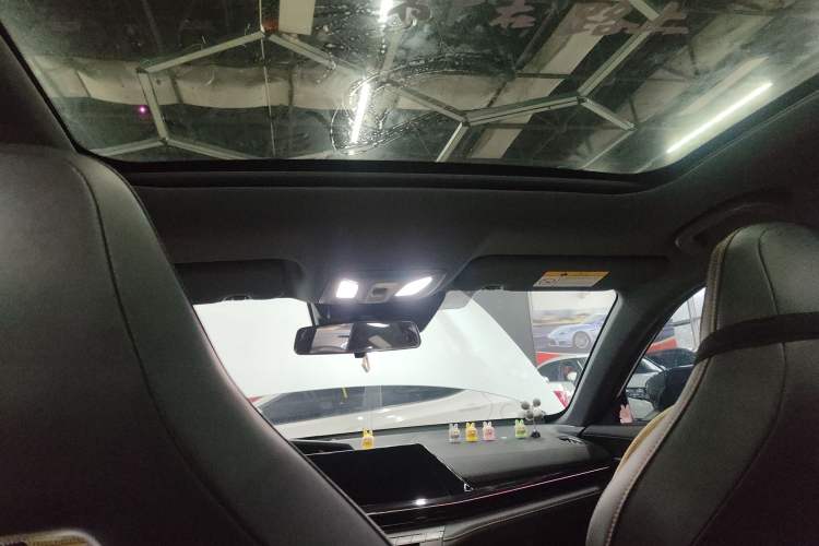 Used CHANGAN UNI-V 2024 1.5T High-Energy Version Headliner