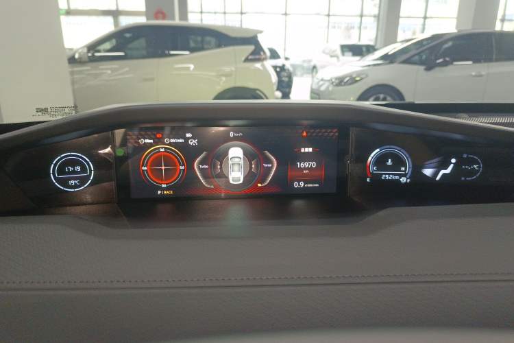 Used CHANGAN UNI-V 2024 1.5T Prestige Edition Instrument Cluster