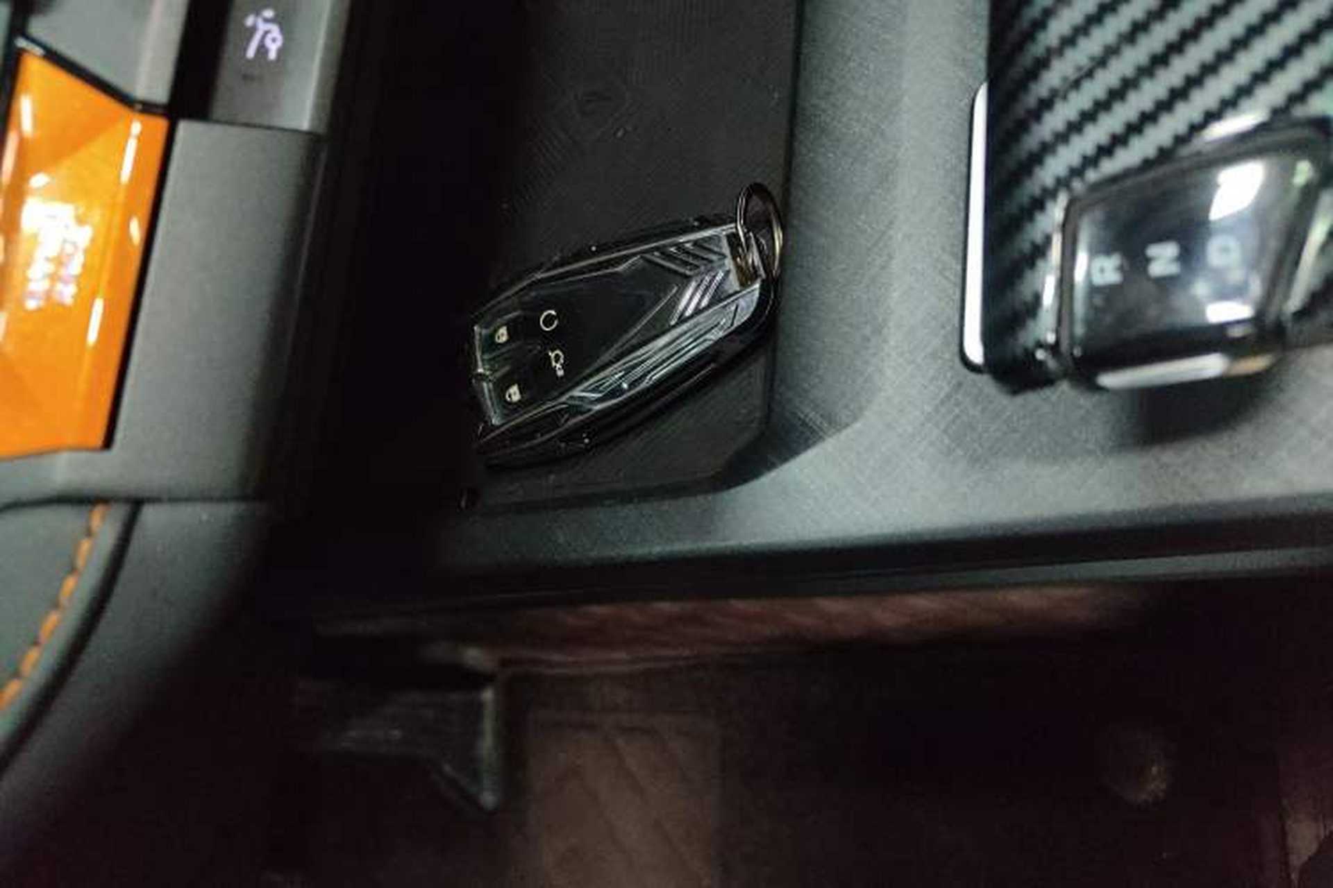 Used CHANGAN UNI-V 2024 1.5T High-Energy Version Interior 1