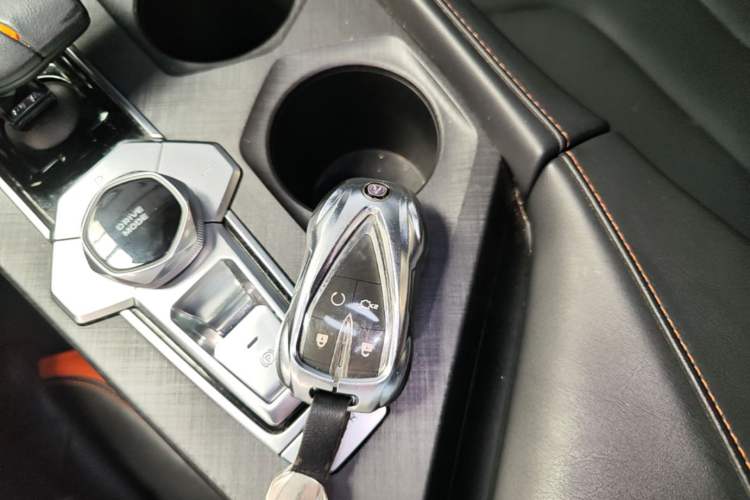 Used CHANGAN UNI-V 2024 1.5T High-Energy Version Interior 1