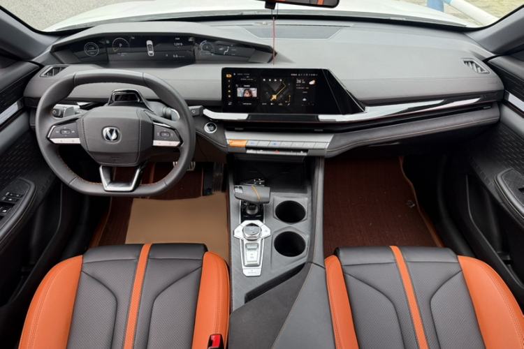 Used CHANGAN UNI-V 2024 1.5T Prestige Sport Edition Interior 1