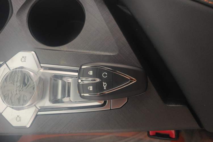 Used CHANGAN UNI-V 2024 1.5T High-Energy Version Interior 1