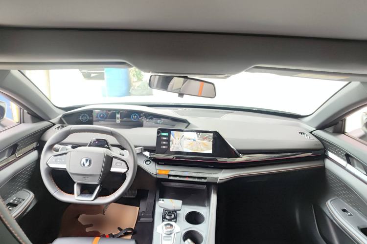 Used CHANGAN UNI-V 2024 1.5T Prestige Edition Interior 2