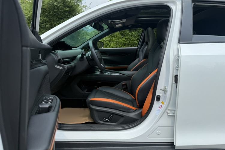 Used CHANGAN UNI-V 2024 1.5T High-Energy Version Interior 2