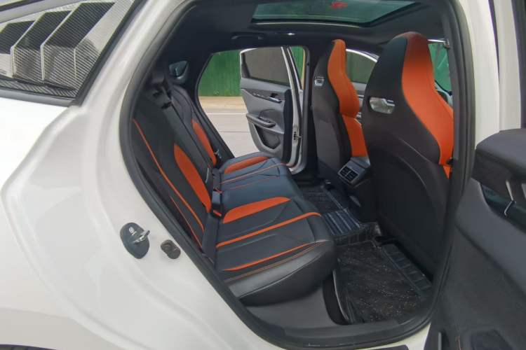 Used CHANGAN UNI-V 2024 1.5T Prestige Sport Edition Interior 2