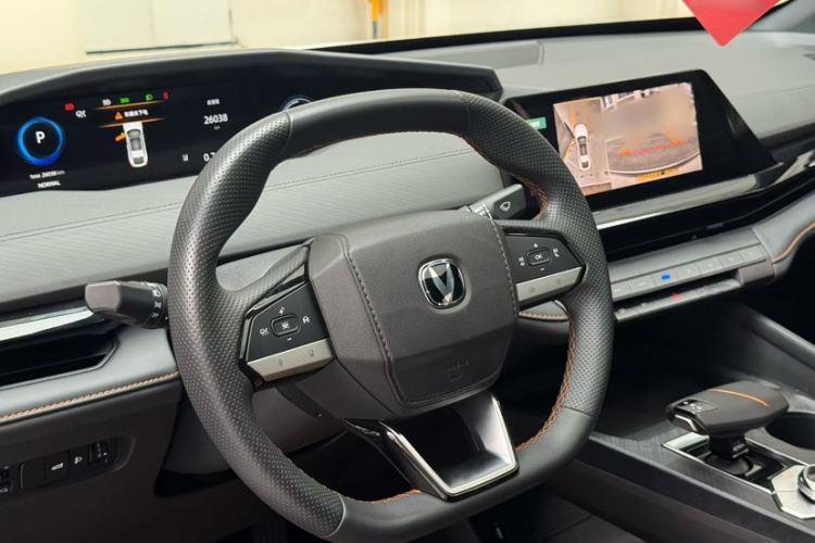 Used CHANGAN UNI-V 2024 1.5T Luxury Edition Interior 2