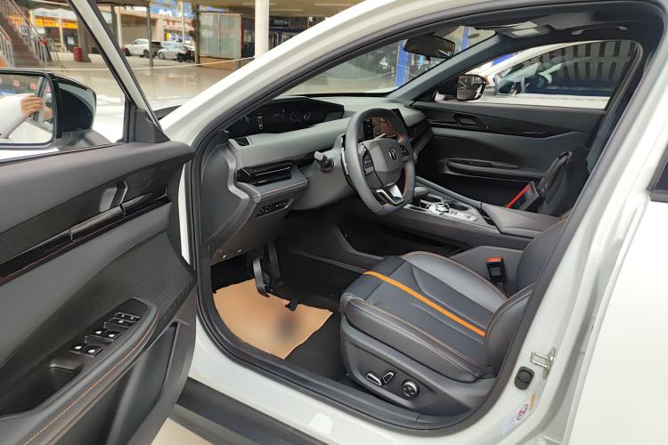 Used CHANGAN UNI-V 2024 1.5T Prestige Edition Interior 3